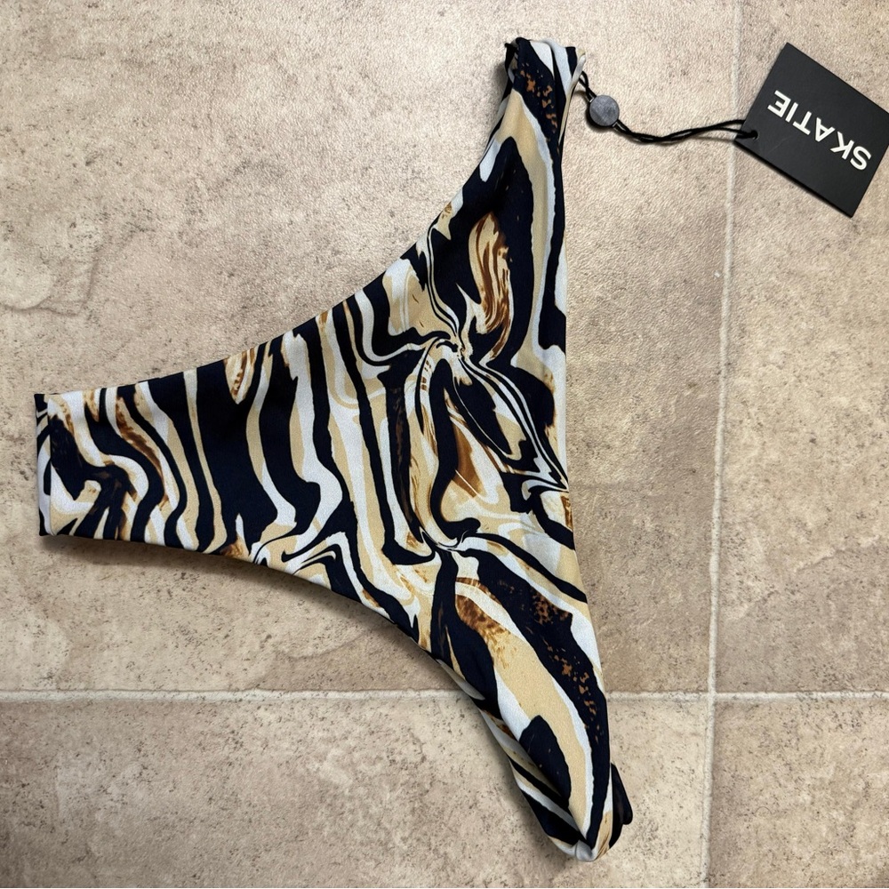 NWT- SKATIE One-Shoulder Bikini Set in Abstract Print - Picture 3 of 9